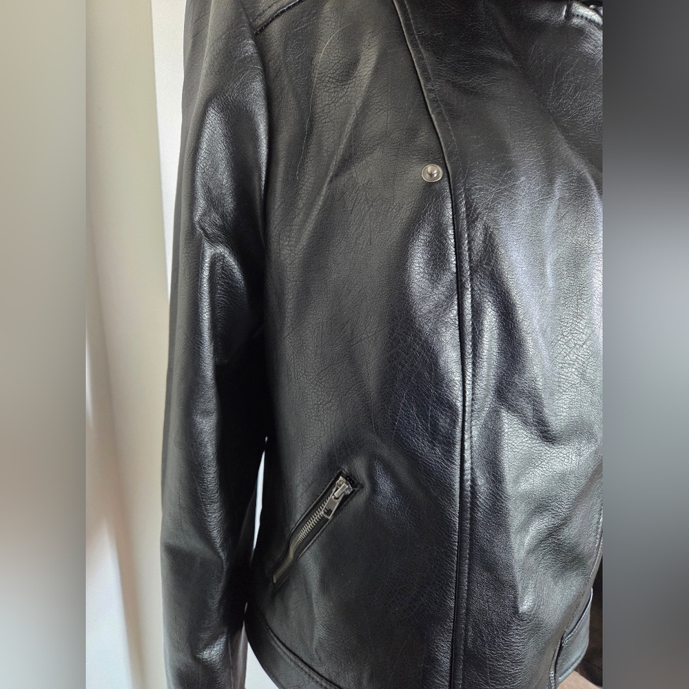 Forever 21 Black Faux Leather Jacket Size 2X - Picture 8 of 11